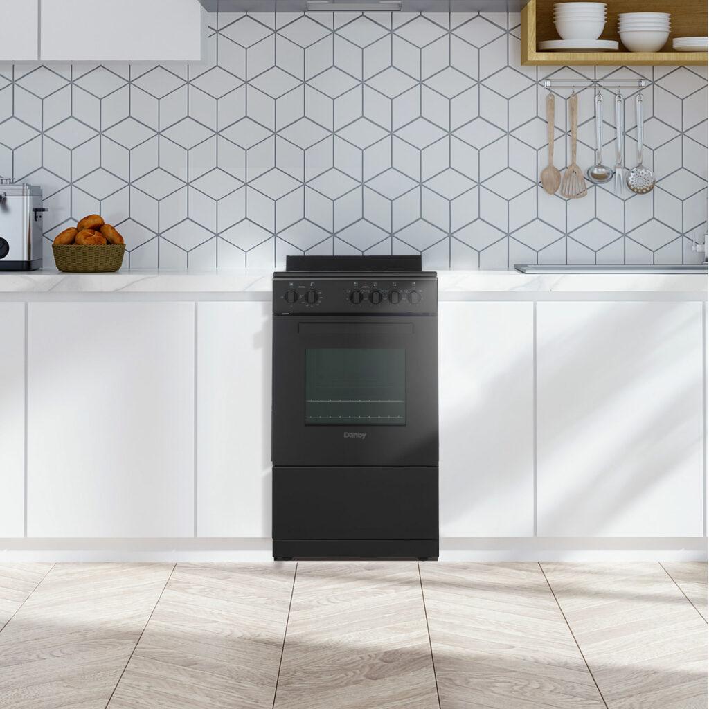 DER20V1B Danby 20" Wide Electric Range in Black ()