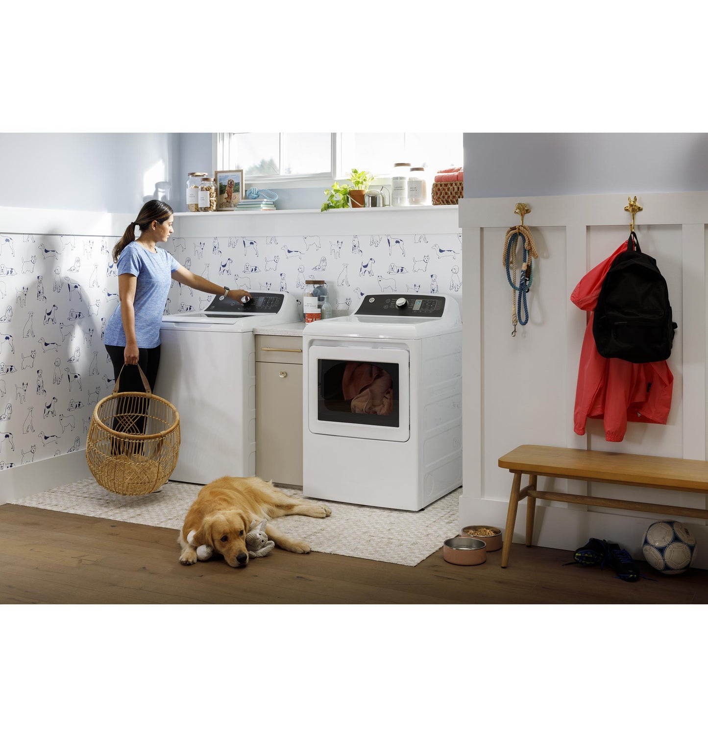 GTD58GBSVWS GE® 7.4 cu. ft. Capacity Gas Dryer with Up To 120 ft. Venting and Sensor Dry