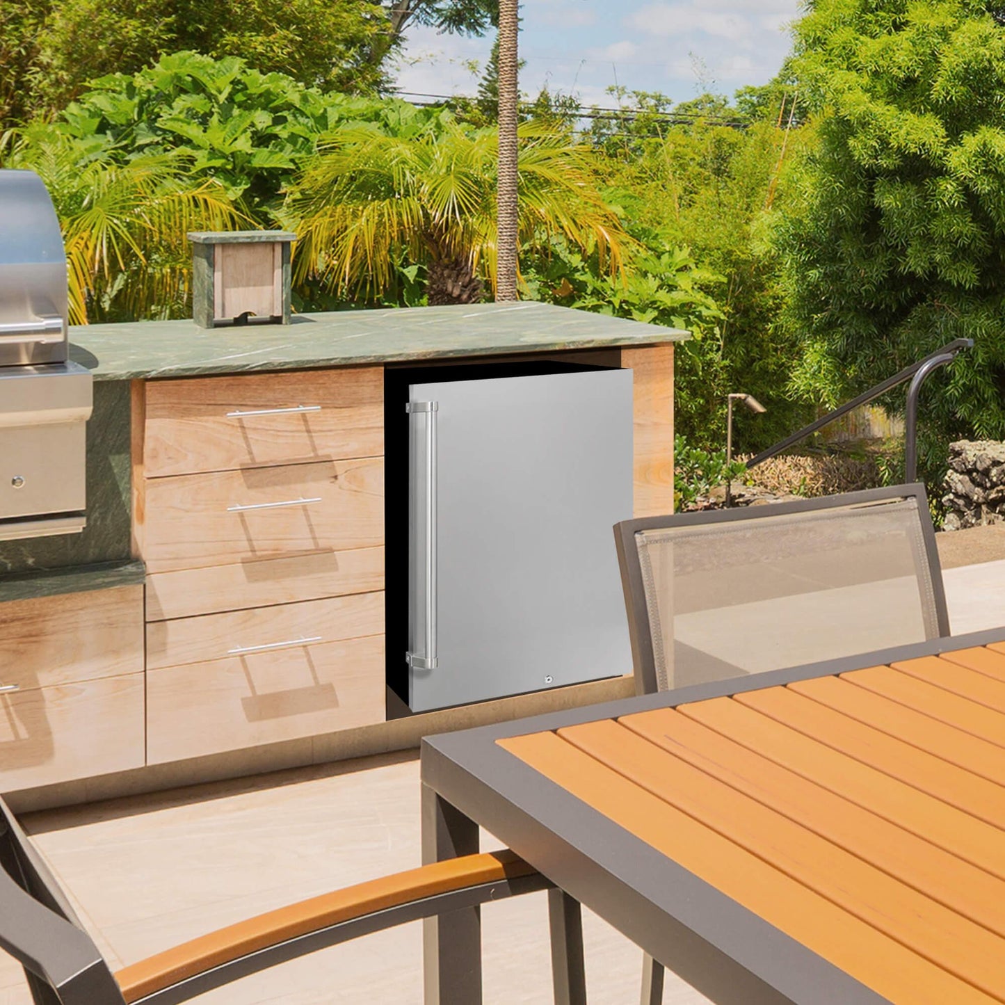 DAR044A1SSO Danby 4.4 cu. ft. Outdoor Fridge in Stainless Steel