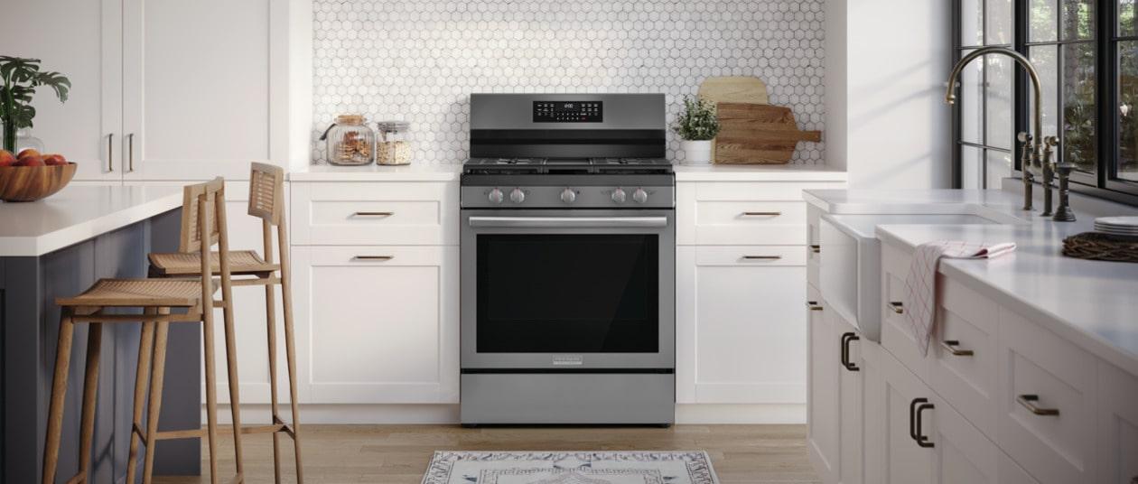 Frigidaire GCRG3060BD 30" Rear Control Gas Range with Total Convection