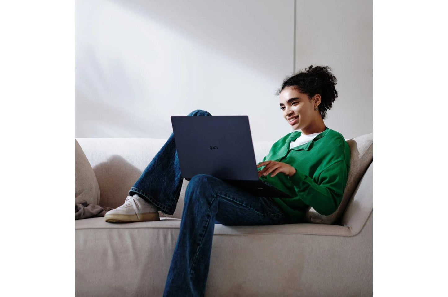 16Z90TPKADL6U1 LG gram Pro 16 Inch, Thin and Lightweight Laptop, Windows 11 Home, Intel® Evo™ Edition - Intel® Core™ Ultra 7, 32GB RAM, 1TB SSD, Metal Blue
