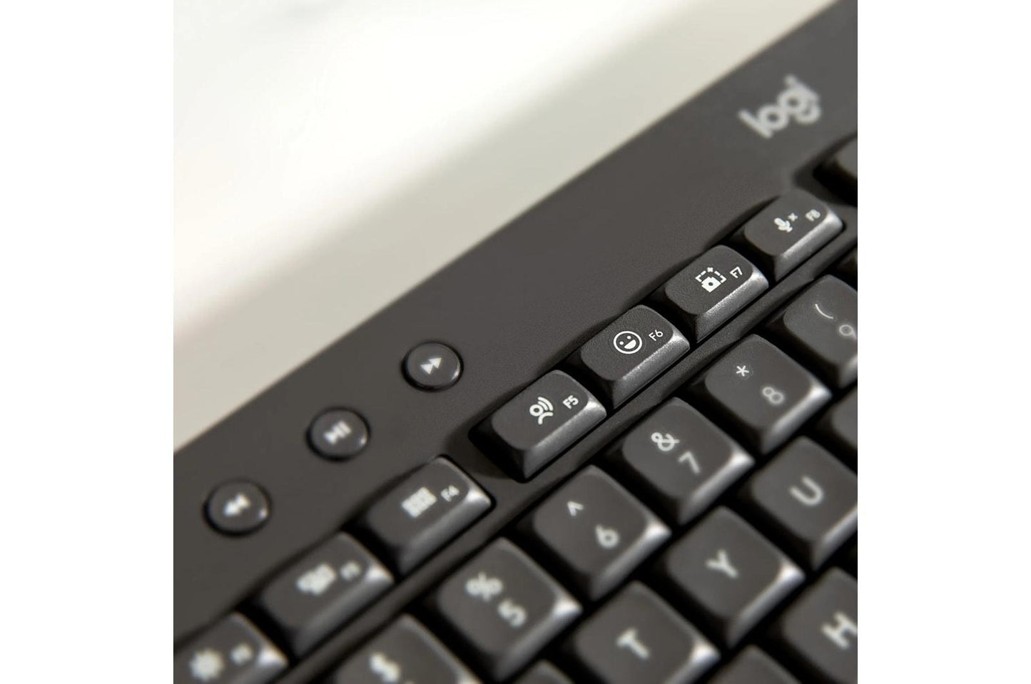 Lg 920010908 Logitech Signature K650 Comfort Full-Size Wireless Keyboard with Wrist Rest, BLE Bluetooth or Logi Bolt, Graphite