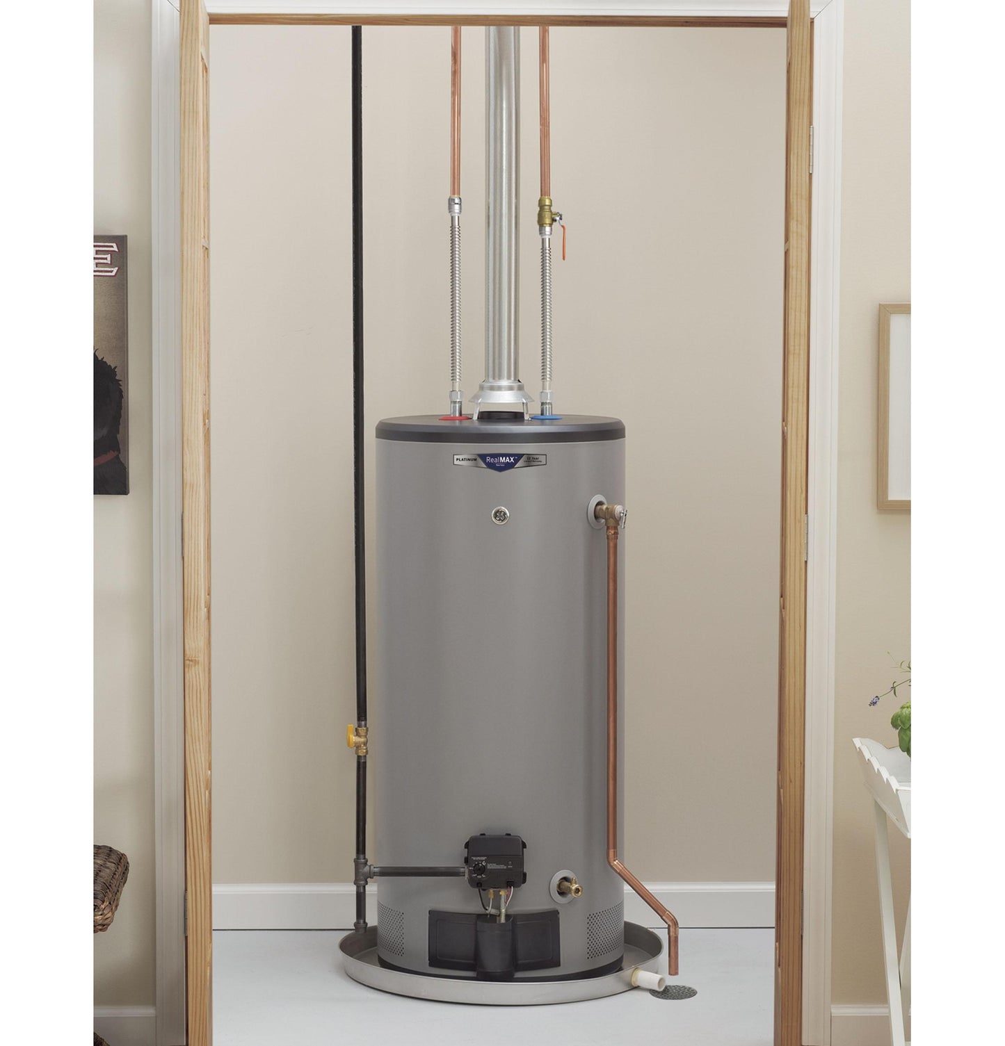 GG50S10BXR GE RealMAX Premium 50-Gallon Short Natural Gas Atmospheric Water Heater