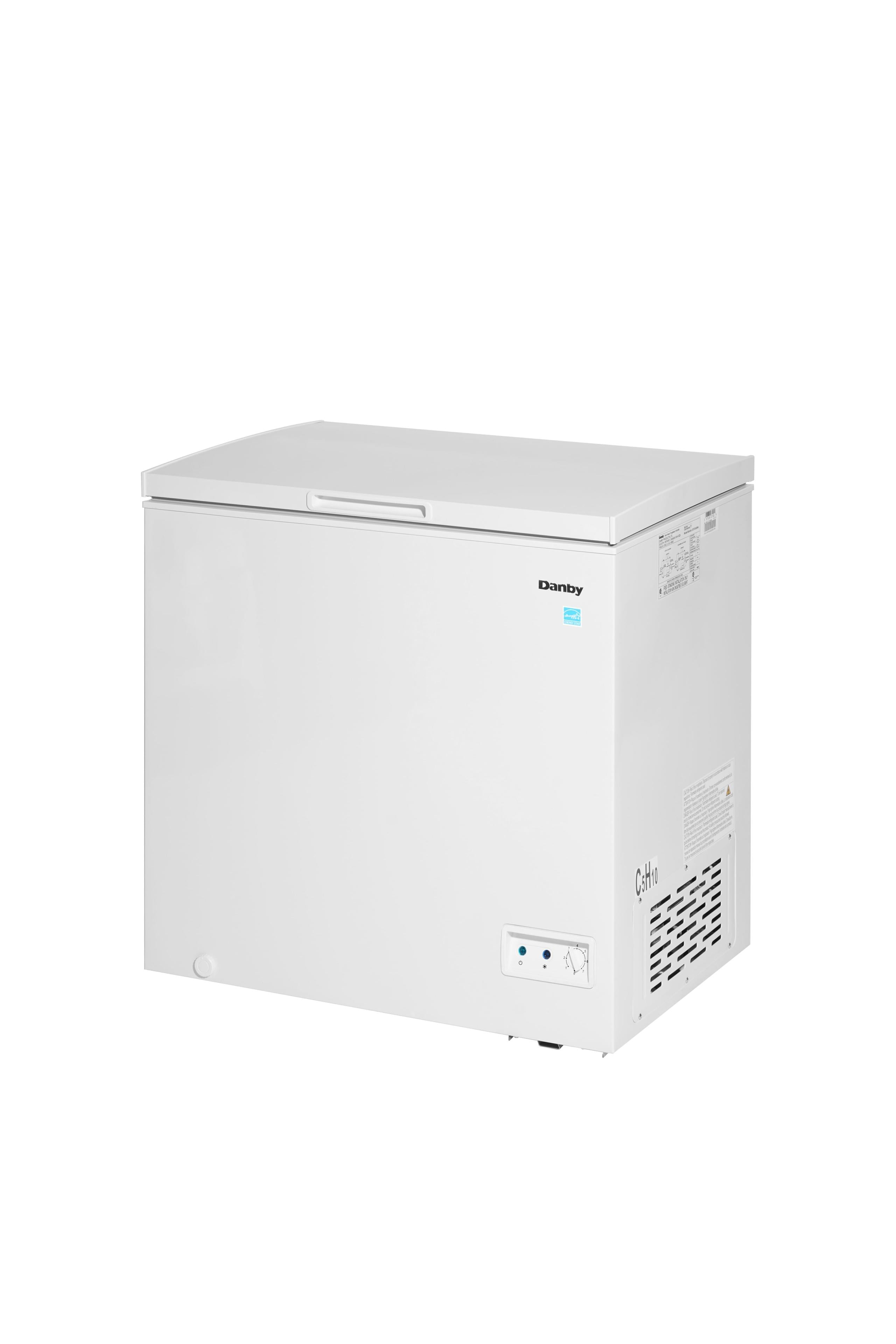 DCF070A5WDB Danby 7.0 cu. ft. Square Model Chest Freezer in White