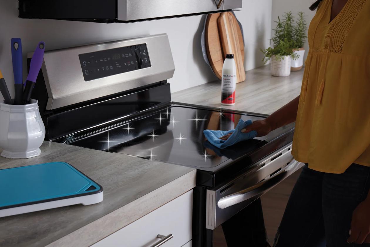 Frigidaire 5304508690 ReadyClean™ Glass and Ceramic Cooktop Cleaner