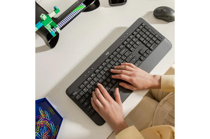 Lg 920010908 Logitech Signature K650 Comfort Full-Size Wireless Keyboard with Wrist Rest, BLE Bluetooth or Logi Bolt, Graphite