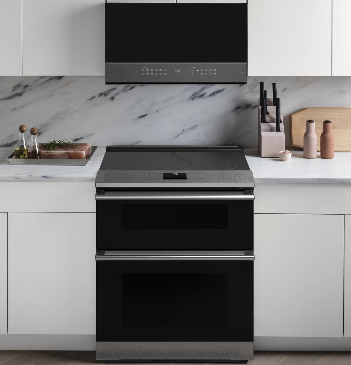 Caf(eback)™ 30" Smart Slide-In, Front-Control, Radiant and Convection Double-Oven Range in Platinum Glass