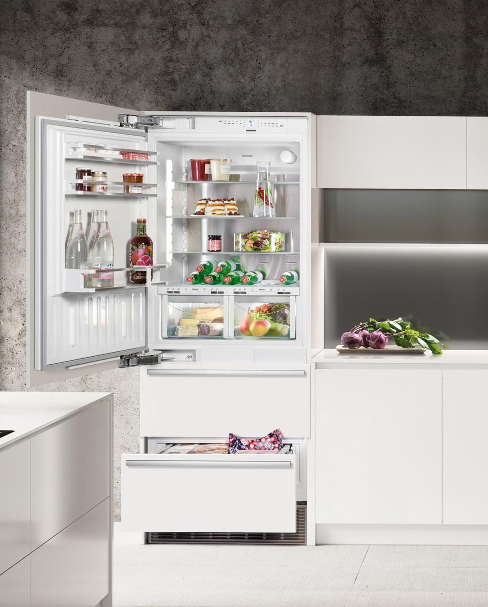 Liebherr Combined refrigerator-freezer with BioFresh and NoFrost for integrated use