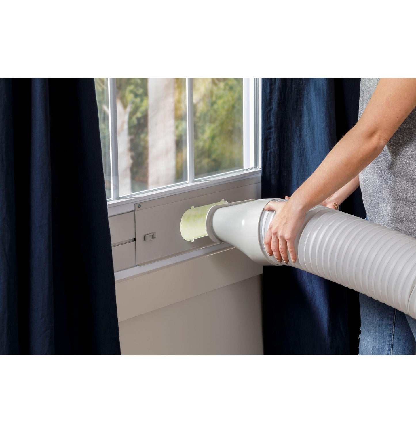 APXD10JAWB GE® 10,000 BTU Heat/Cool Smart Portable Air Conditioner for Medium Rooms up to 450 sq ft.