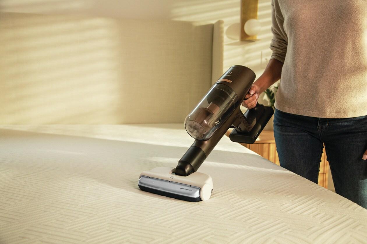 Electrolux EHVS85W3AM Ultimate800™ Complete Home Vacuum