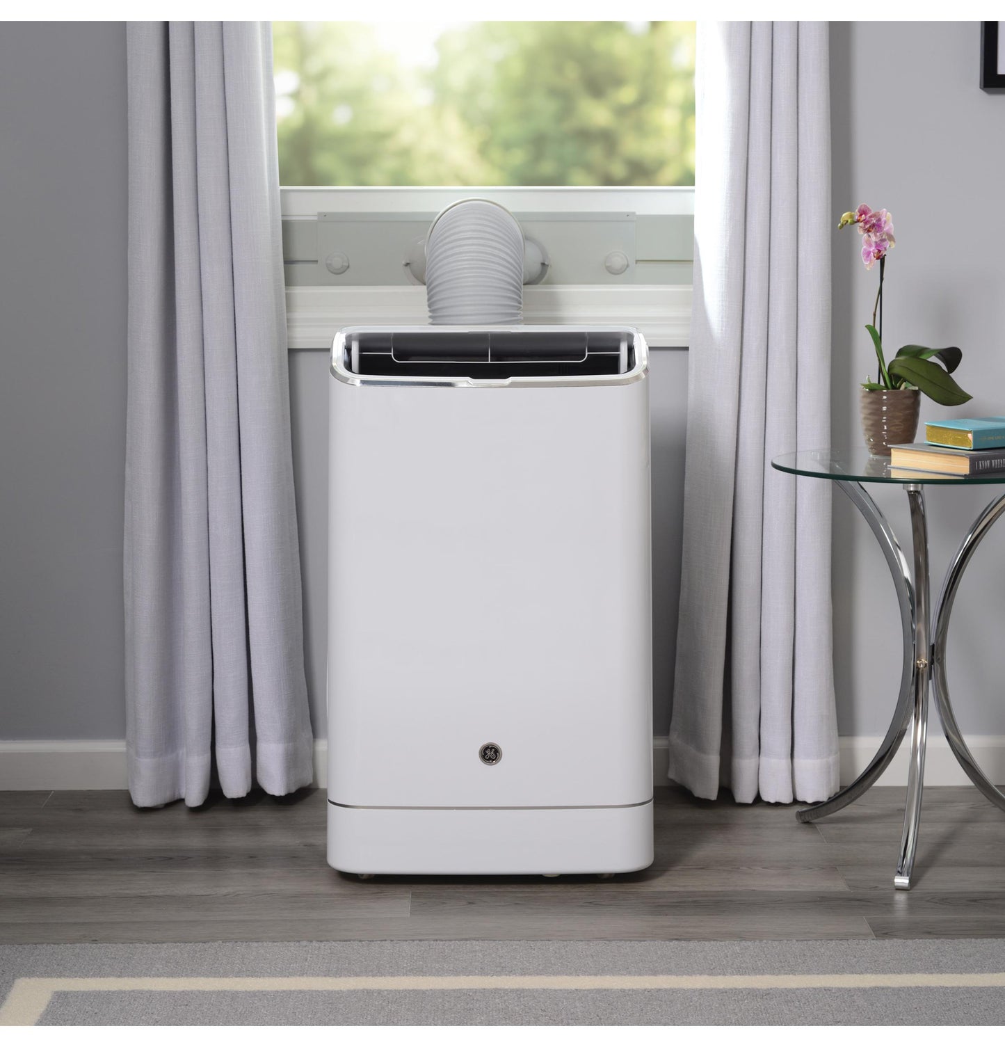 APLS10WWB GE® 10,000 BTU Class Smart Portable Air Conditioner for Medium Rooms up to 450 sq ft. (10,400 BTU DOE)