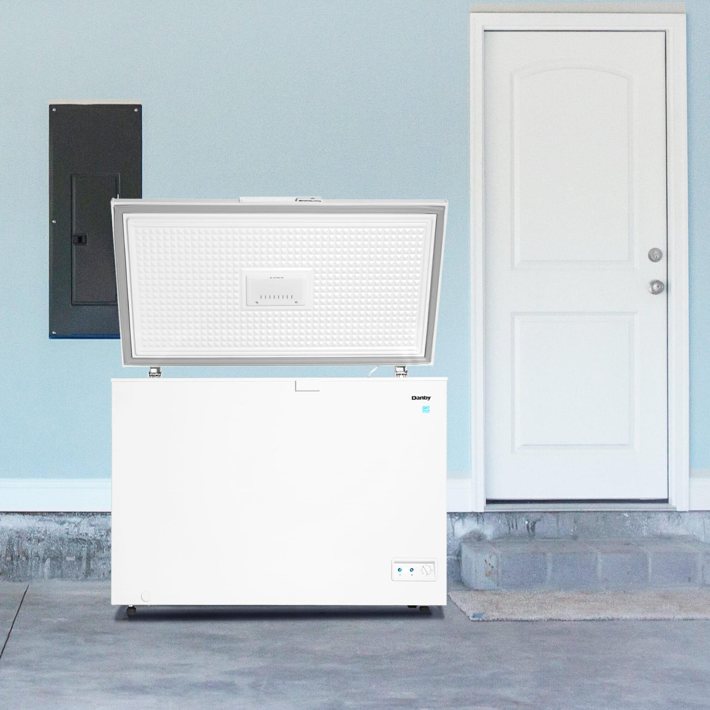 DCF100A5WDB Danby 10.0 cu. ft. Chest Freezer in White
