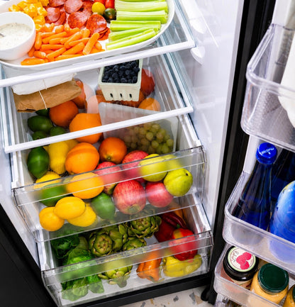 GSE28NGYBB GE® ENERGY STAR® 27.9 Cu. Ft. Side-By-Side Refrigerator with Extra Tall Dispenser and In-Door Icemaker