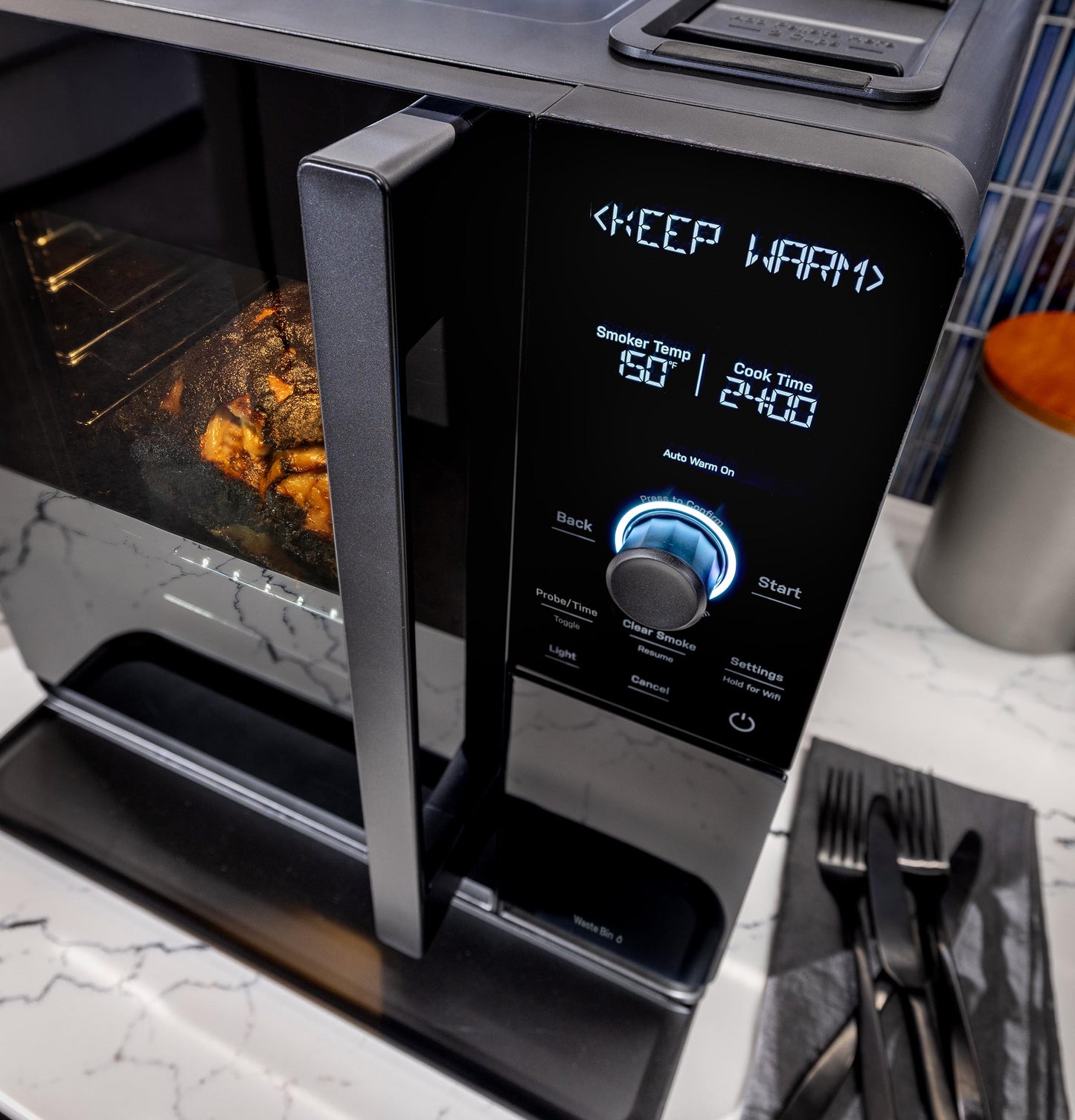 P9SBAAS6VBB GE Profile™ Smart Indoor Pellet Smoker