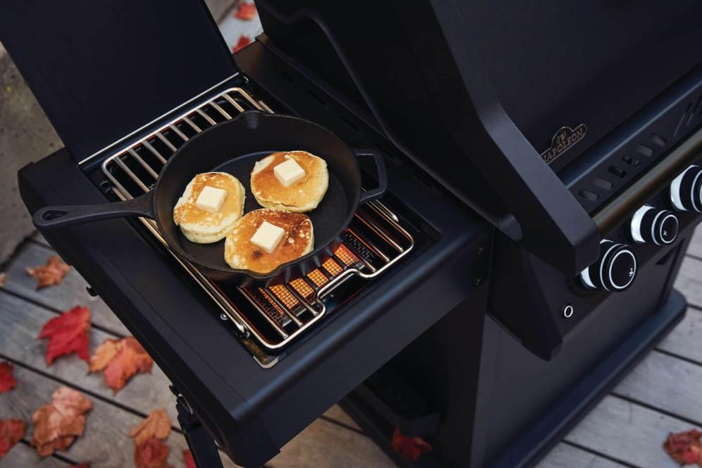 Napoleon Bbq Phantom Rogue SE 425 RSIB with Infrared Side and Rear Burners , Propane, Satin Black