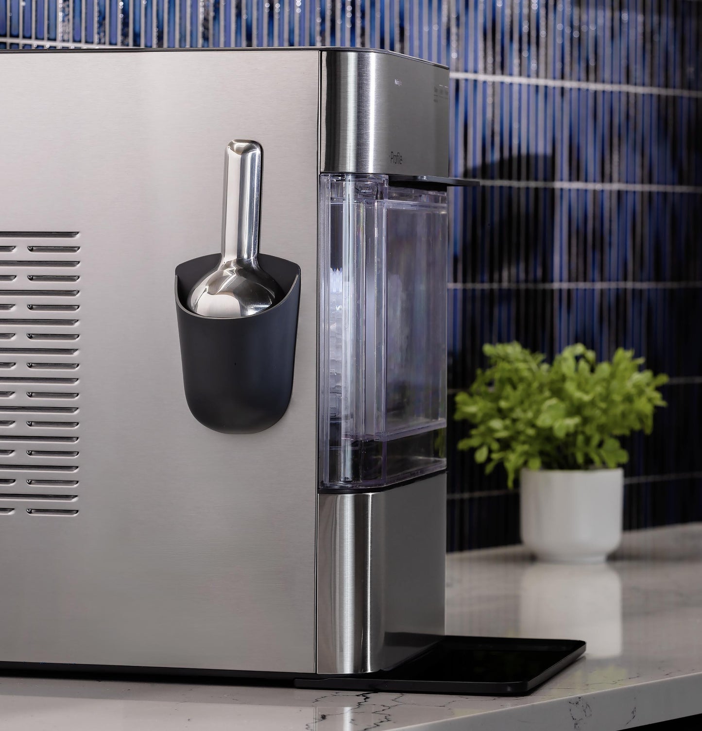 XPIO23SWSS GE Profile™ Opal™ 2.0 Ultra Nugget Ice Maker with Scale Inhibiting Filter