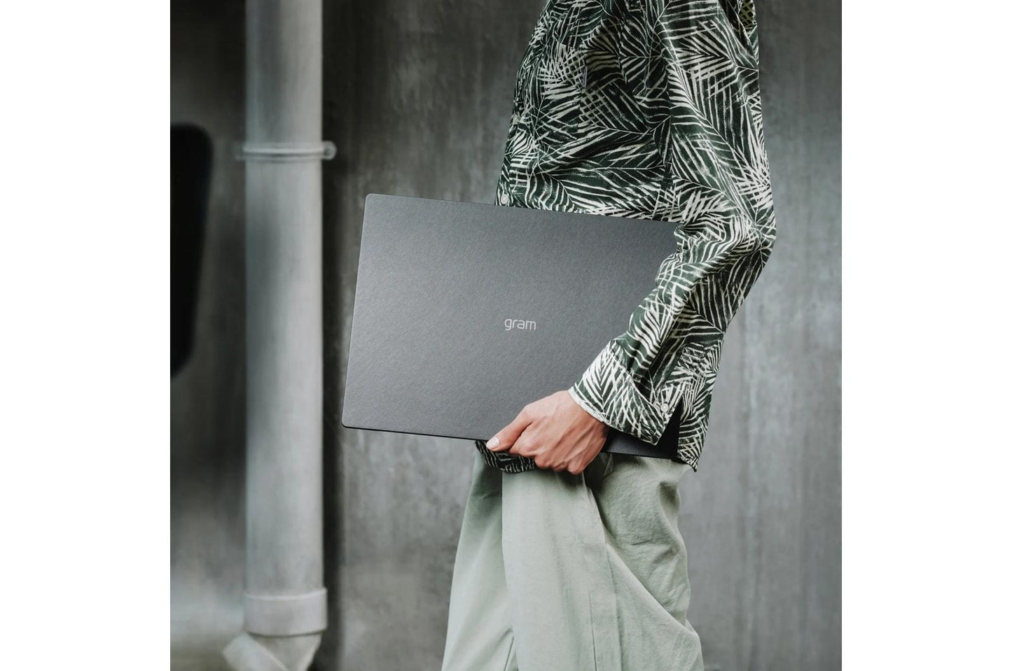 16Z90TSGAUG7U1 LG gram Pro 16 Inch, Copilot+ PC, Thin and Lightweight Laptop, Windows 11 Home, Intel® Evo™ Edition - Intel® Core™ Ultra 7, 32GB RAM, 2TB (2x1TB) SSD, Metal Gray
