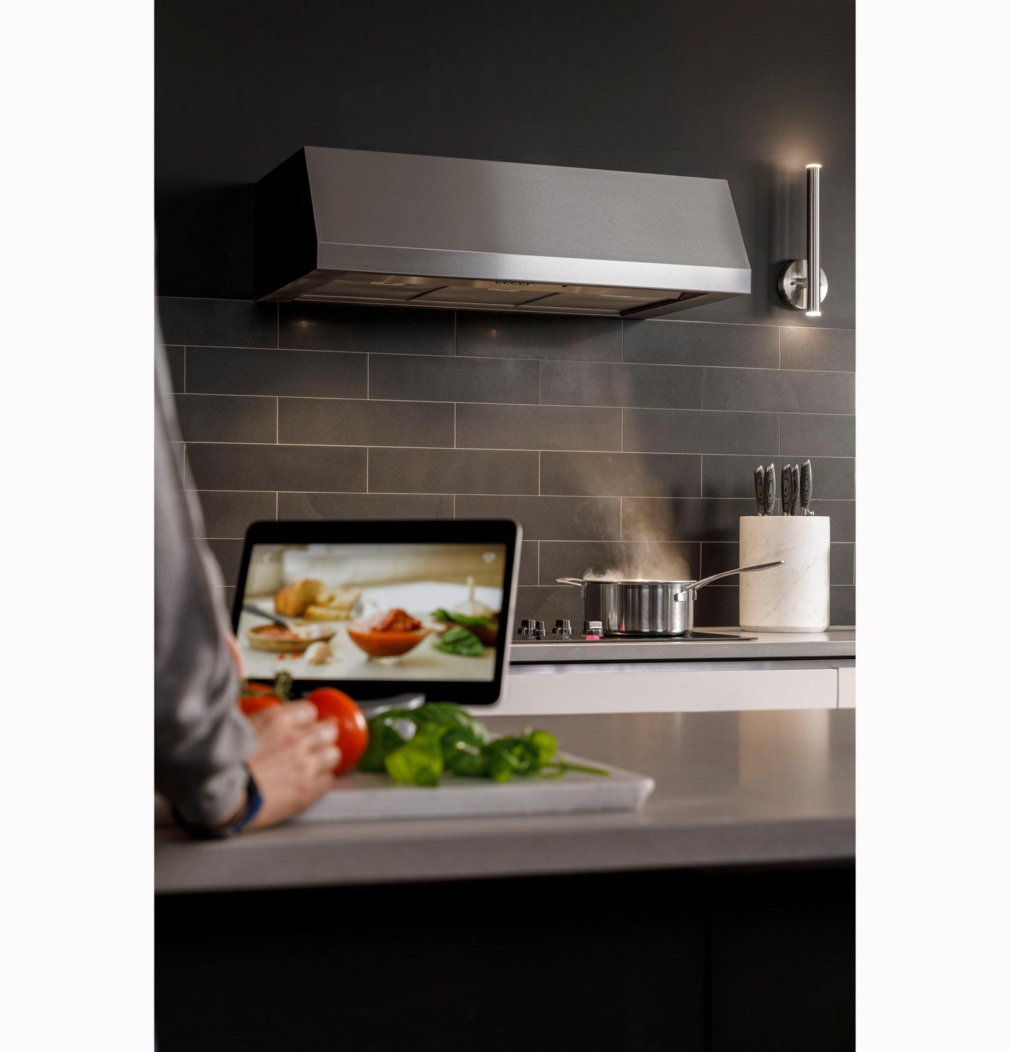 Ge Appliances UBW36YIEWSS 36" Commercial Style Hood