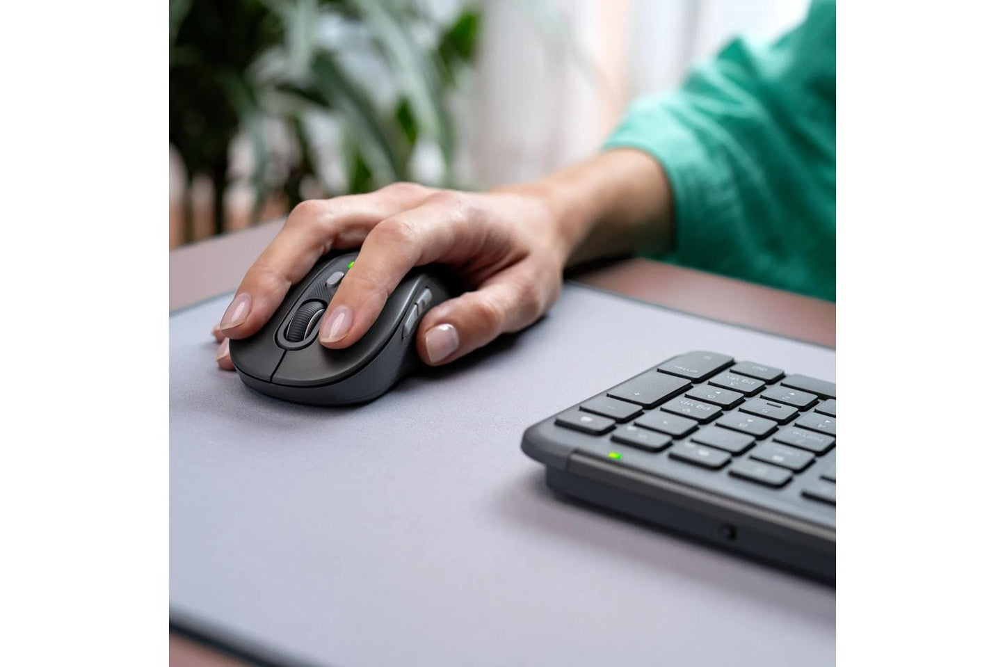 Lg 920013271 Logitech Signature Slim MK955 Combo for Business, Copilot Edition, Wireless Keyboard and Mouse, Graphite