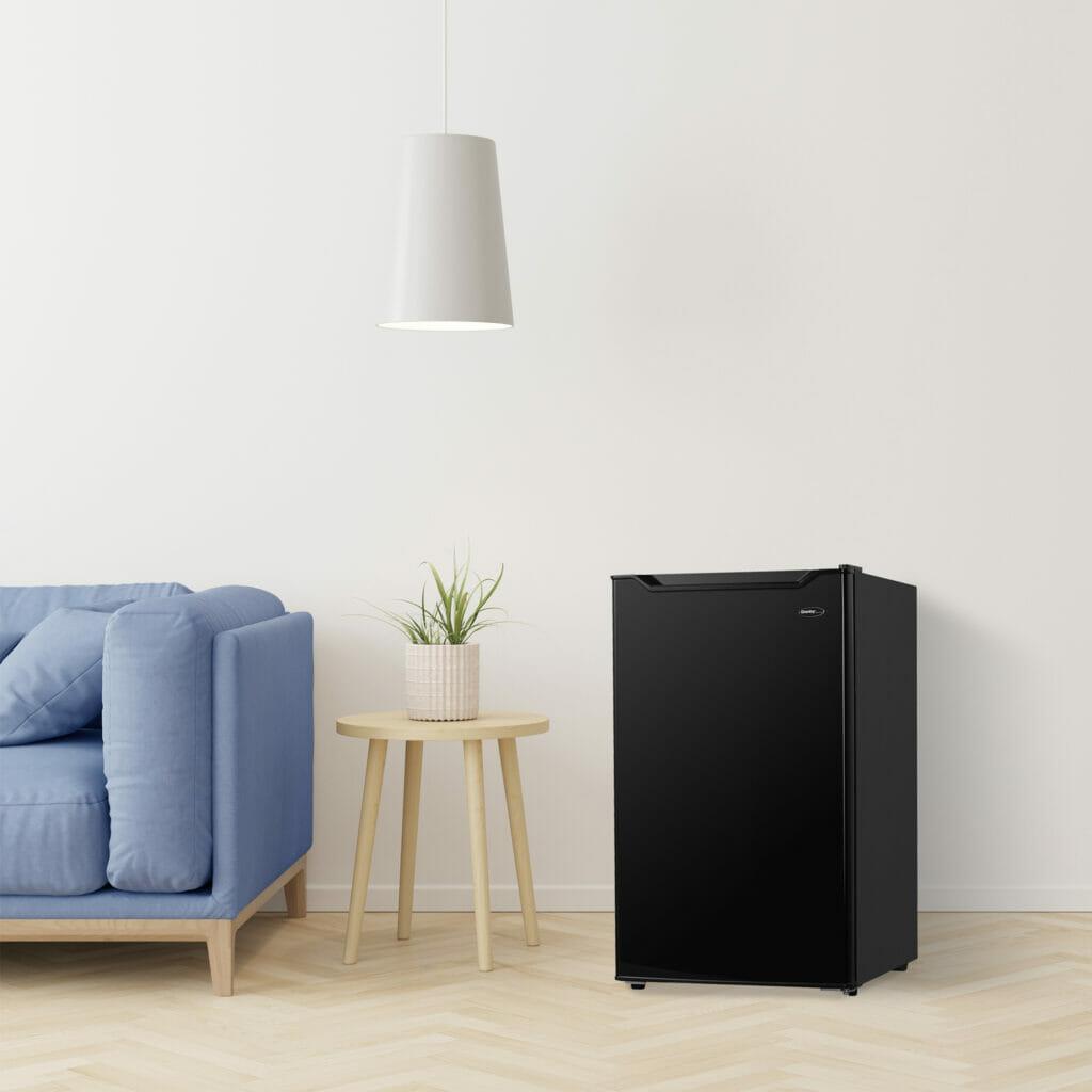 DAR032B2BM Danby 3.2 cu. ft. Compact Fridge in Black
