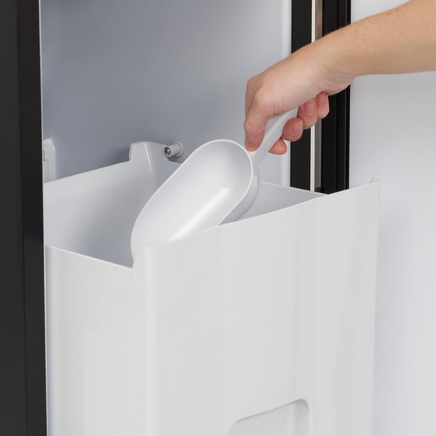 IME49U3SIS Avanti ELITE Built-in or Freestanding Ice Maker, 15"