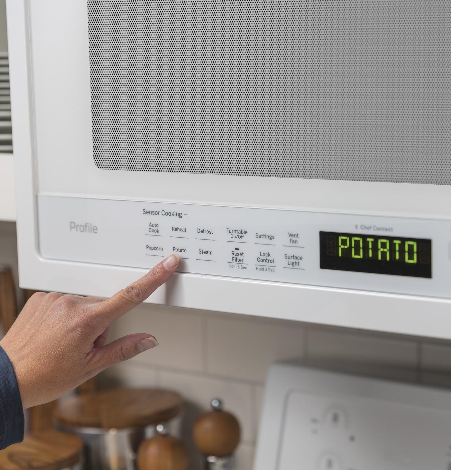 PVM9005DJWW GE Profile™ Series 2.1 Cu. Ft. Over-the-Range Sensor Microwave Oven