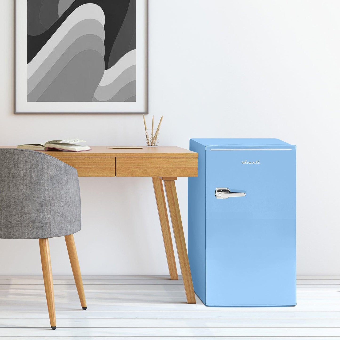 RMRS31X5RIS Avanti 3.0 Cu. Ft. Retro Compact Refrigerator - Red