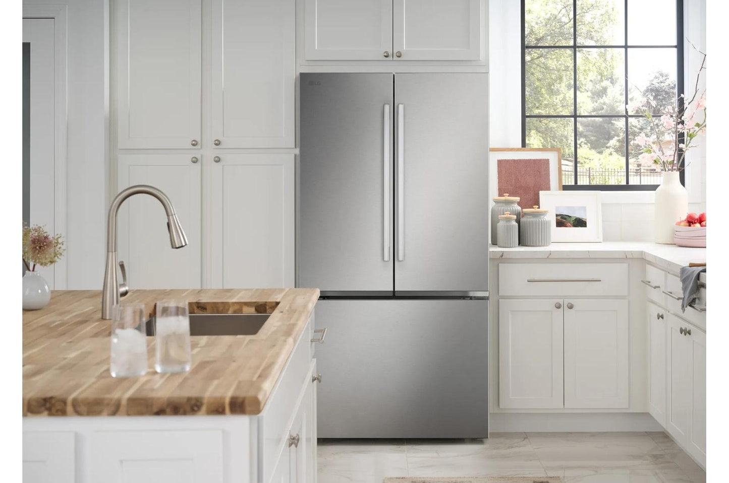 Lg LRFLC2726S 27 cu. ft. Smart Counter-Depth MAX™ French Door Refrigerator