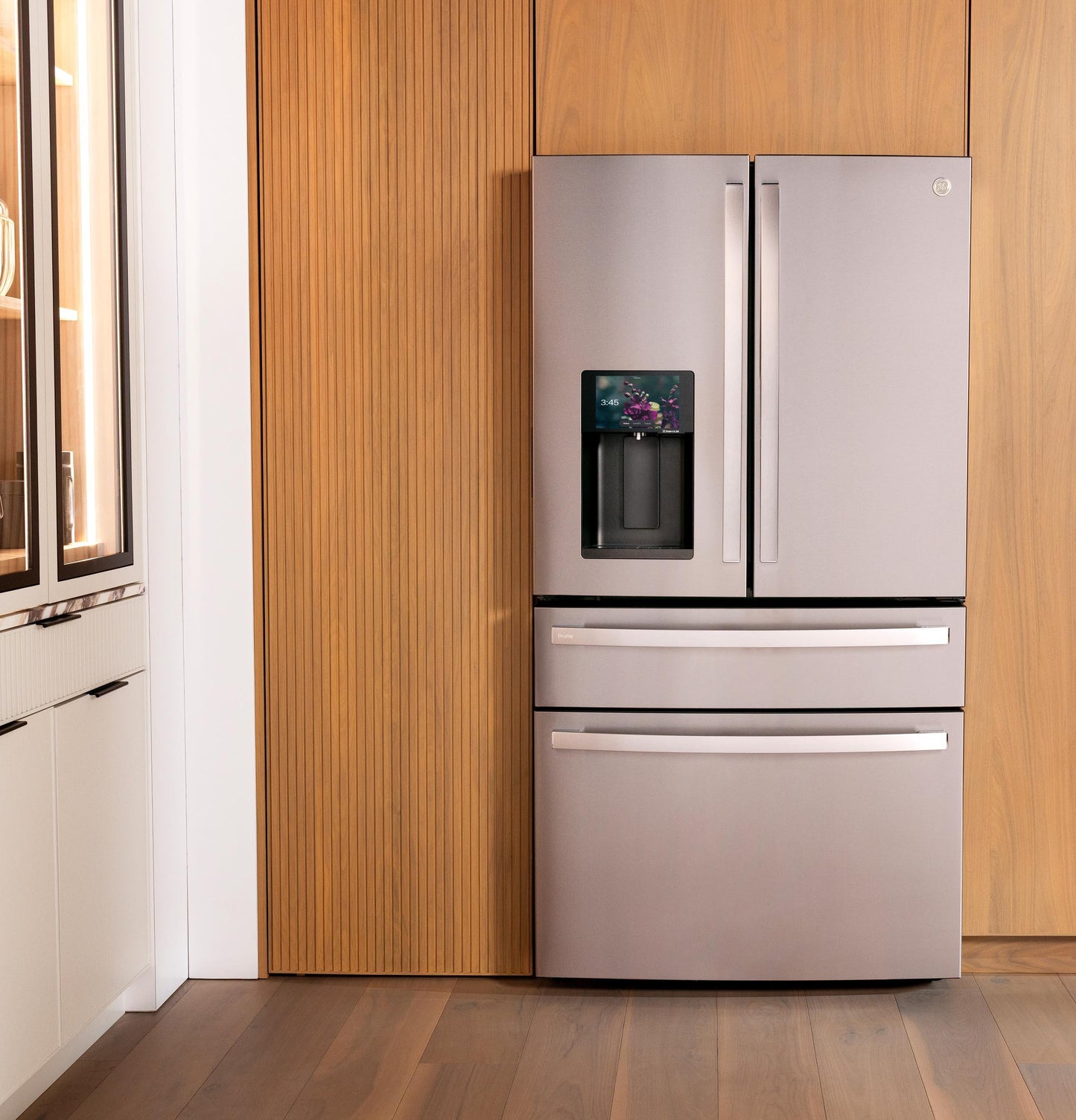 PXD22HYYFS GE Profile™ ENERGY STAR® 22.4 Cu. Ft. Smart Counter-Depth 4-Door French-Door Refrigerator with Kitchen Assistant™