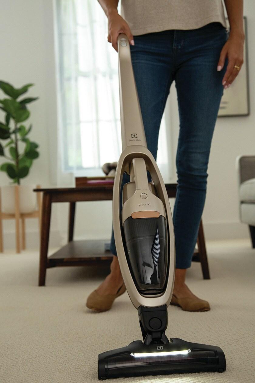 Electrolux EHVS35H2AQ WellQ7™ Hard Floor Vacuum