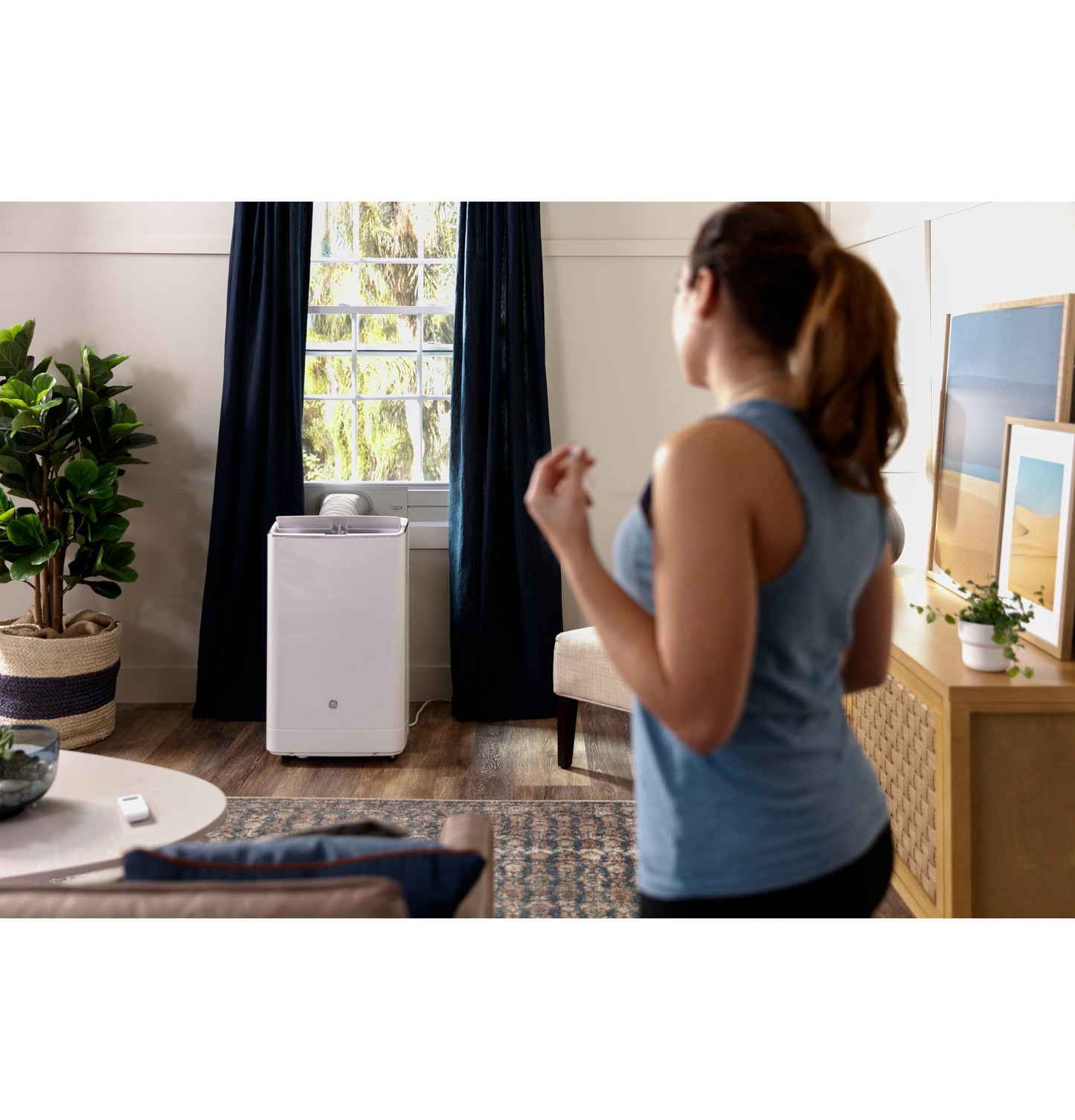 APLS10WWB GE® 10,000 BTU Class Smart Portable Air Conditioner for Medium Rooms up to 450 sq ft. (10,400 BTU DOE)