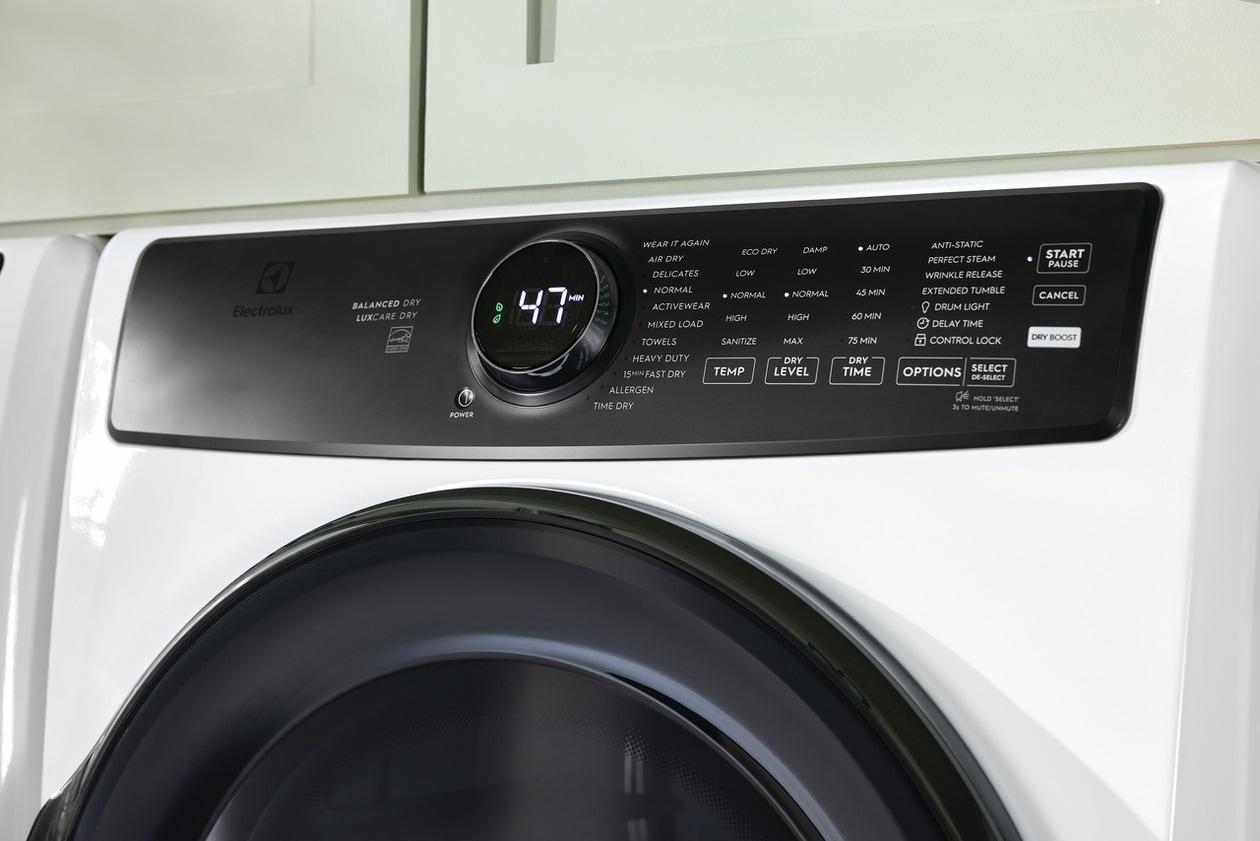 ELFG7738AW Electrolux Front Load Perfect Steam™ Gas Dryer with LuxCare® Dry and Instant Refresh - 8.0 Cu. Ft.