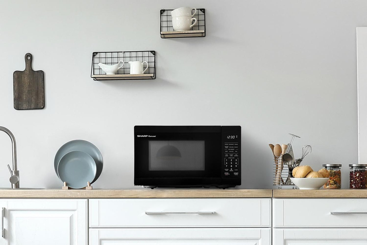 SMC0760KB Sharp 0.7 cu. ft. 700W Black Countertop Microwave Oven