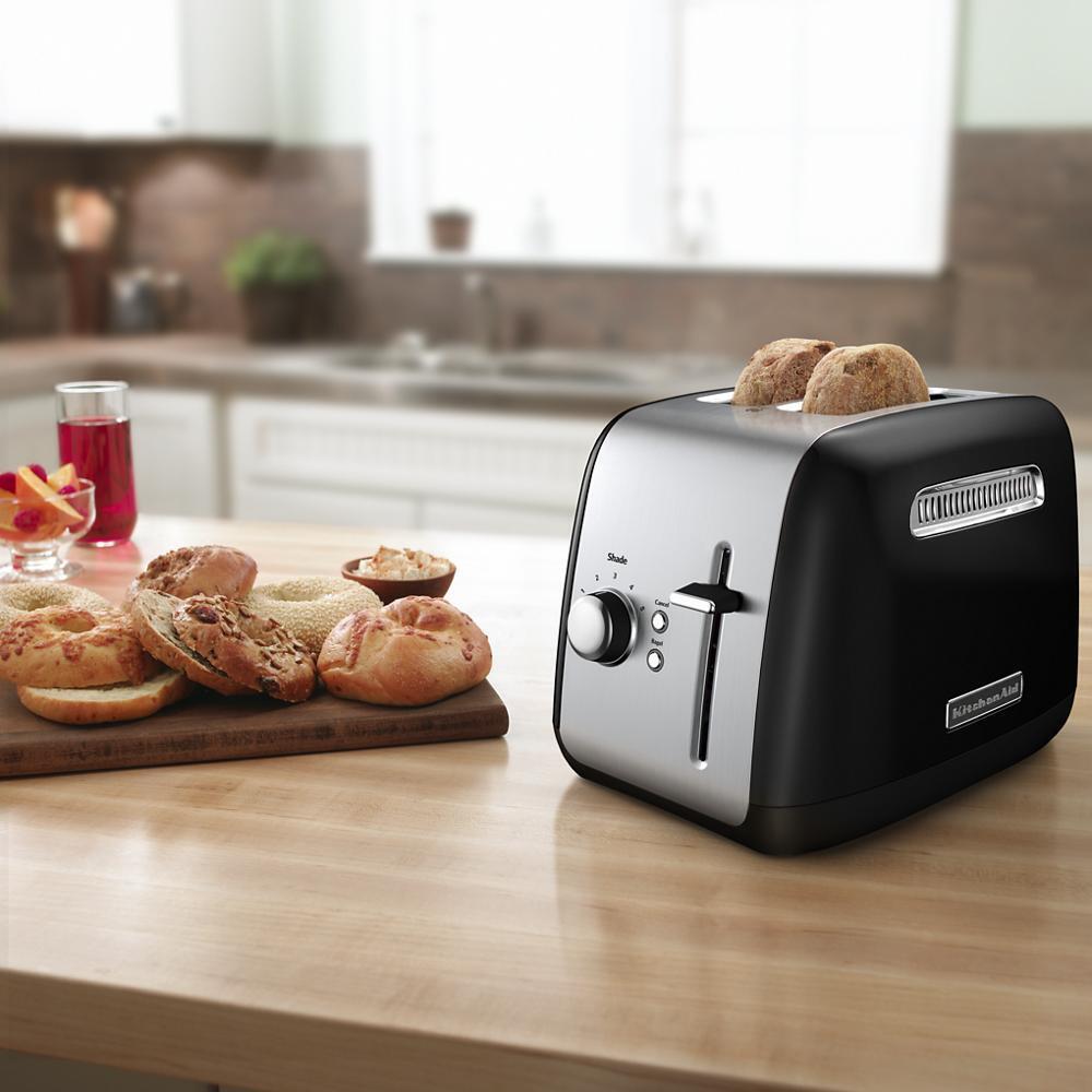 Kitchenaid KMT2115OB 2-Slice Toaster with manual lift lever