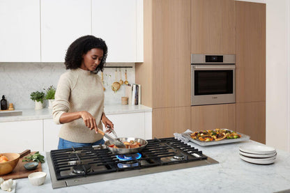 Bosch 800 Series Gas Cooktop 36" Stainless steel NGM8658UC