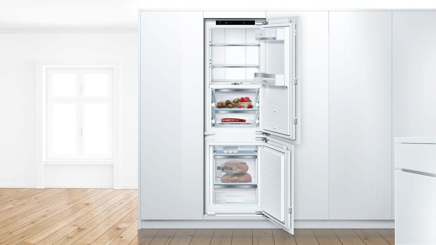 Bosch B09IB91NSP 800 Series, built-in fridge-freezer with freezer at bottom, soft close flat hinge