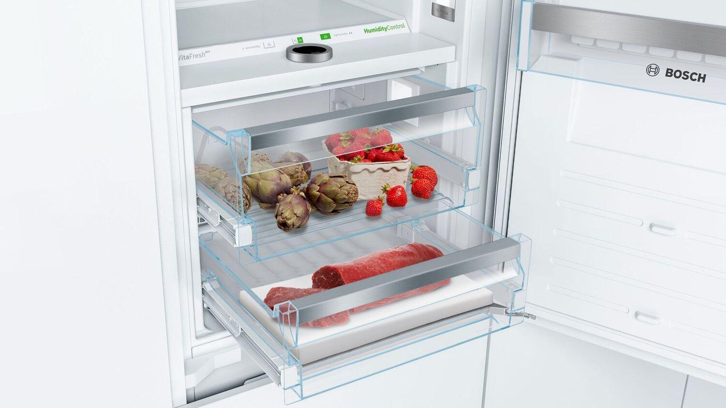 Bosch B09IB91NSP 800 Series, built-in fridge-freezer with freezer at bottom, soft close flat hinge