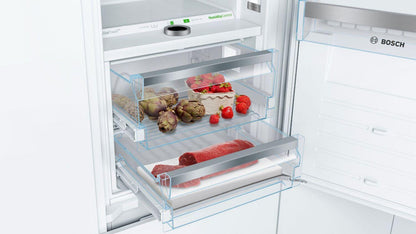 Bosch B09IB91NSP 800 Series, built-in fridge-freezer with freezer at bottom, soft close flat hinge