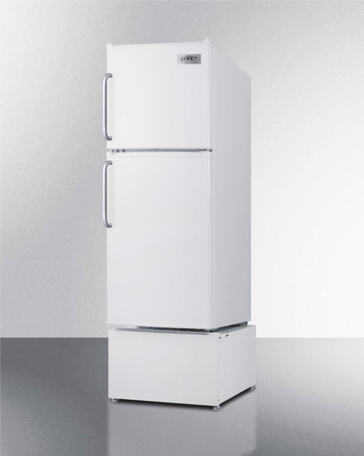 Summit FF71ESTB 19" Wide Refrigerator-freezer