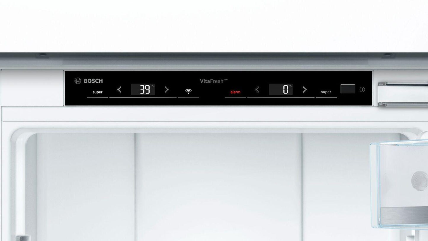 Bosch B09IB91NSP 800 Series, built-in fridge-freezer with freezer at bottom, soft close flat hinge