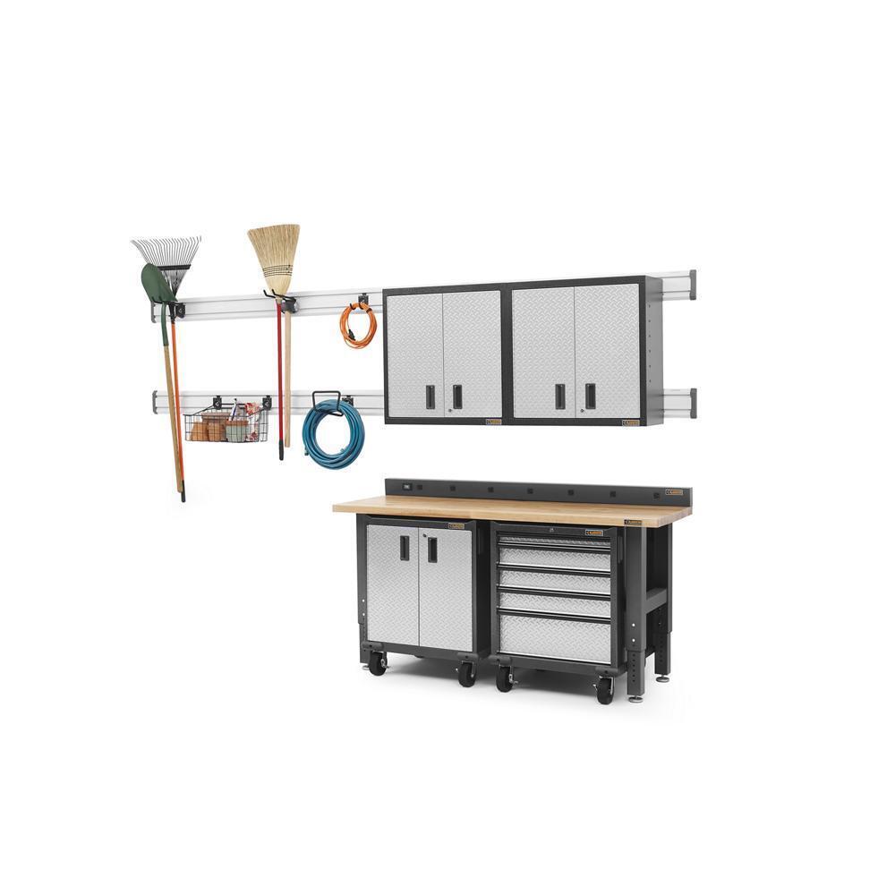Gladiator GAAC68PSDG 6' Wide 9-Outlet Workbench Powerstrip