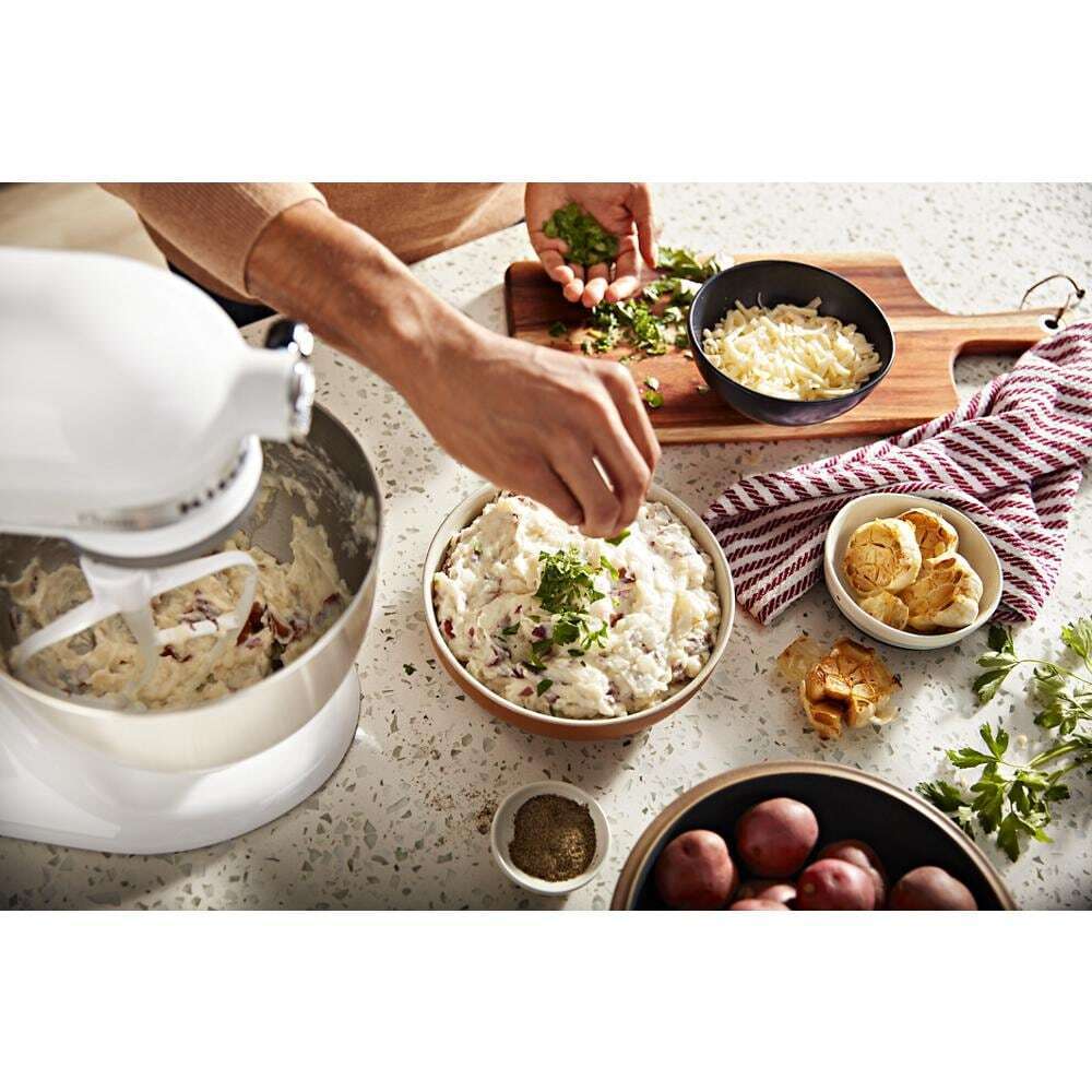 Kitchenaid K45SSWH Classic™ Series 4.5 Quart Tilt-Head Stand Mixer