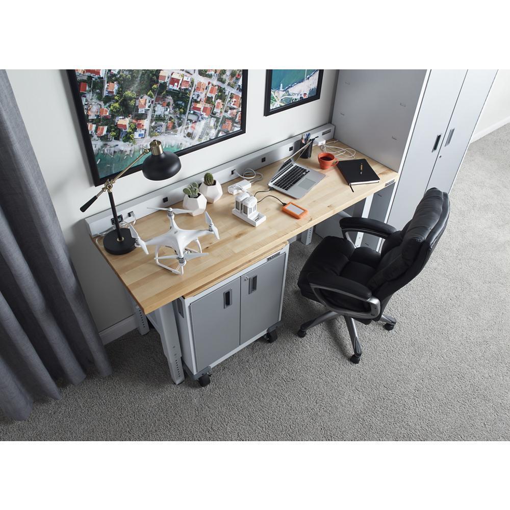 Gladiator GAAC68PSDW 6' Wide 9-Outlet Workbench Powerstrip