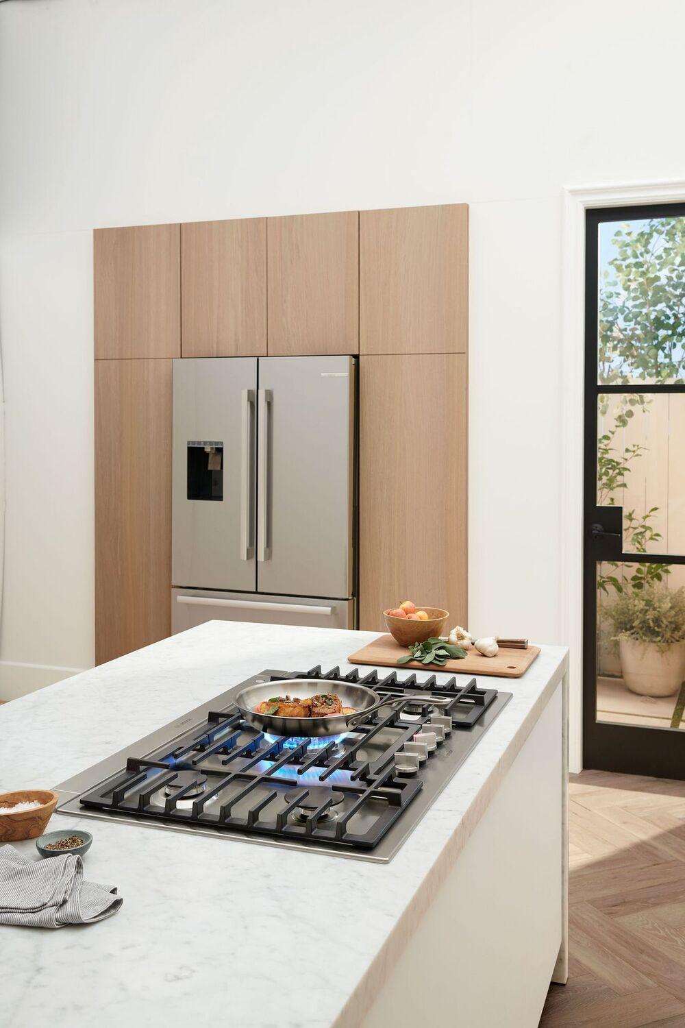 Bosch 800 Series Gas Cooktop 36" Stainless steel NGM8658UC