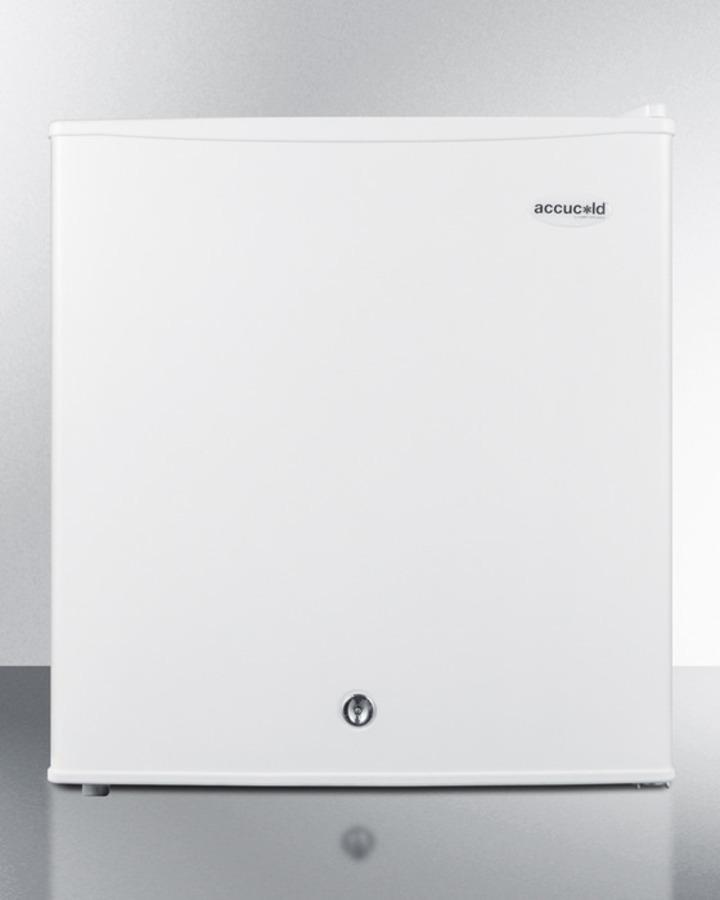Summit Compact Refrigerator-freezer