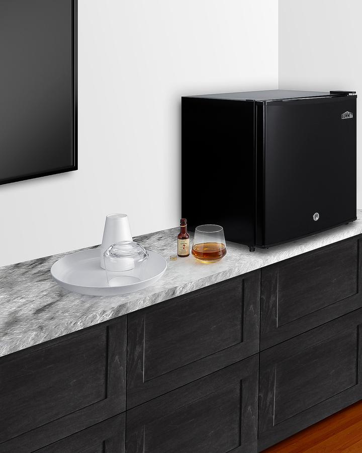 Summit MB41B 18" Wide Compact Minibar