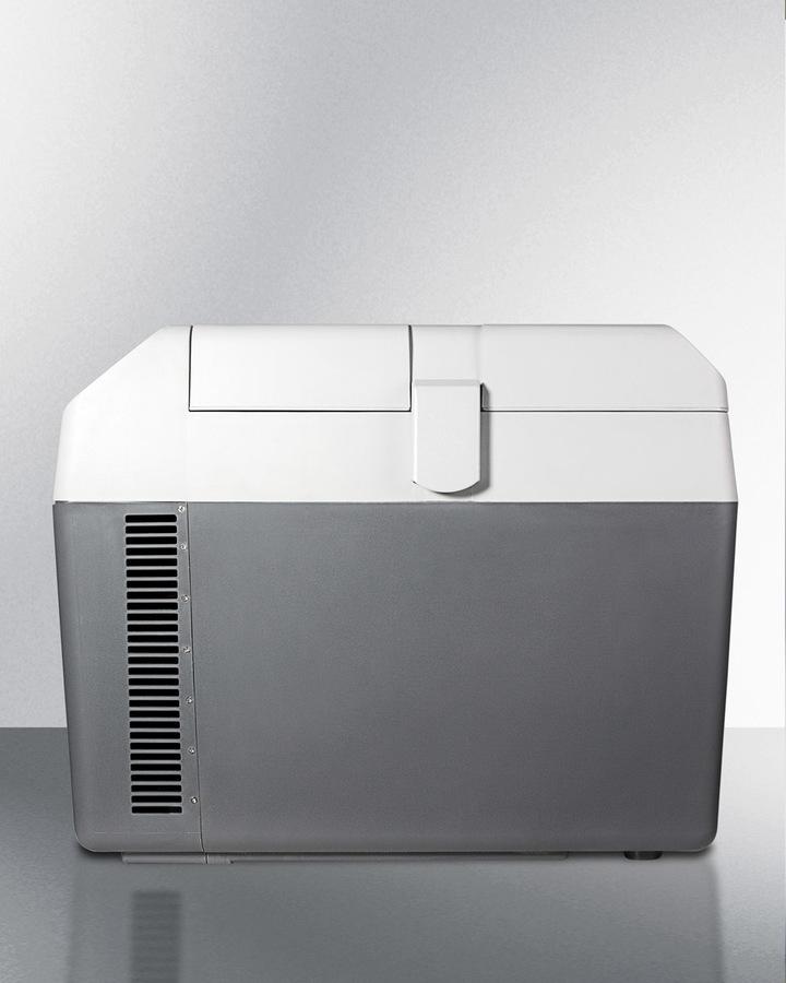 Summit SPRF26 Portable Refrigerator/freezer