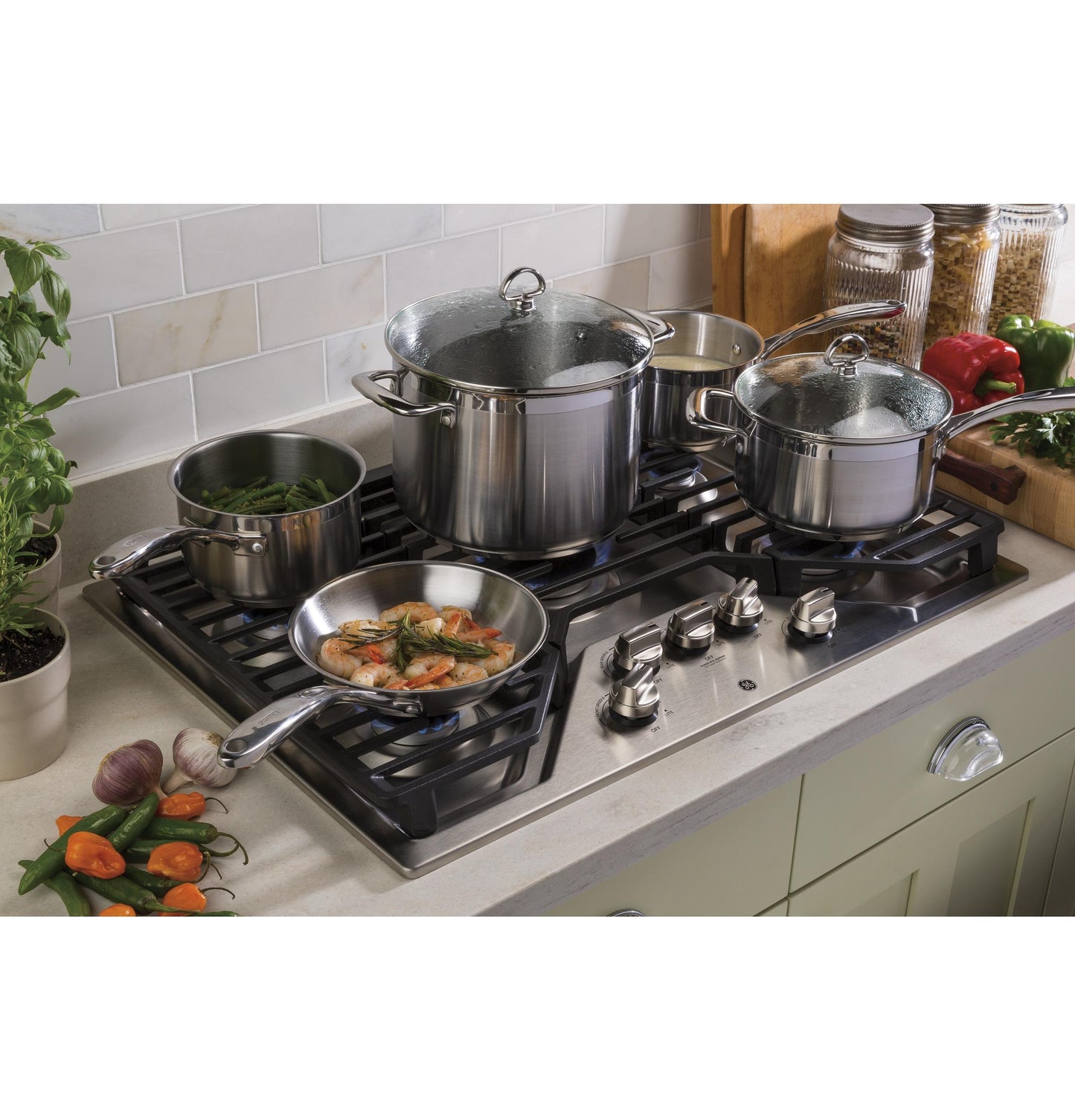 JGP5030SLSS GE® 30" Built-In Gas Cooktop with 5 Burners and Dishwasher Safe Grates