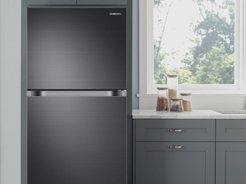 Samsung RT18M6213SG 18 cu. ft. Top Freezer Refrigerator with FlexZone™ in Black Stainless Steel