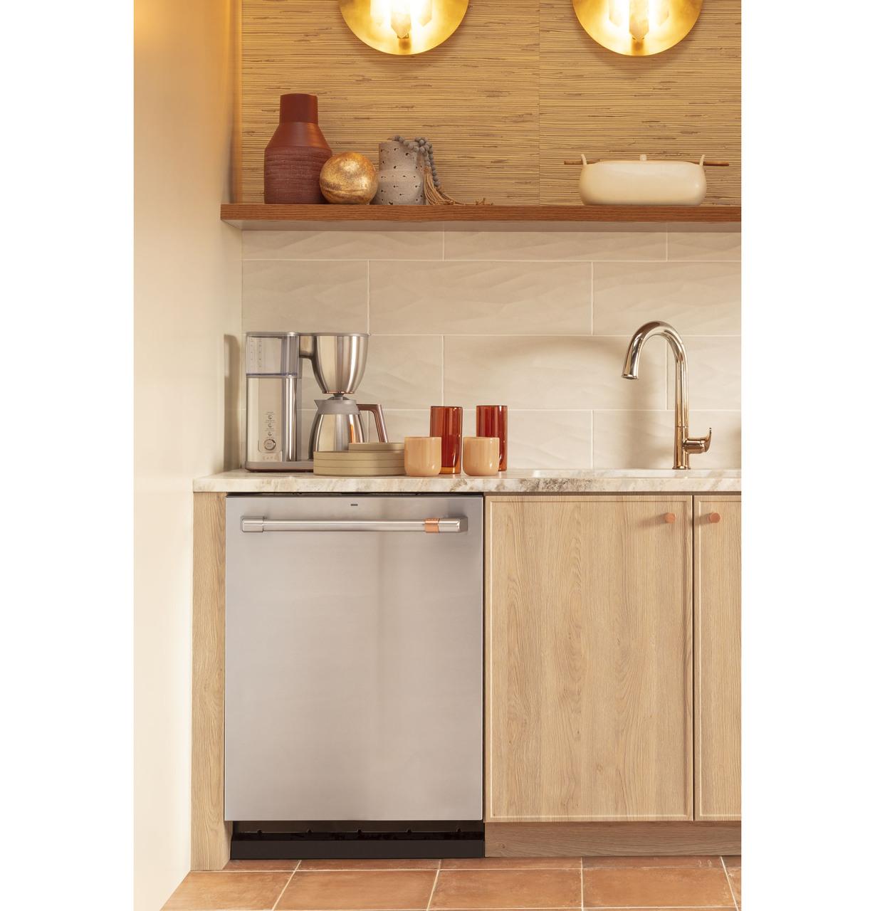 Cafe Caf(eback)™ ENERGY STAR® Stainless Steel Interior Dishwasher with Sanitize and Ultra Wash